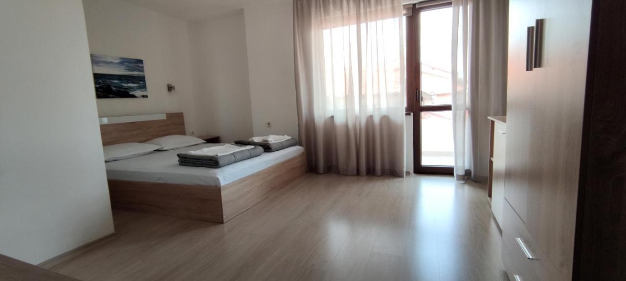 Yanevi Apartments Tschernomorez Exterior foto